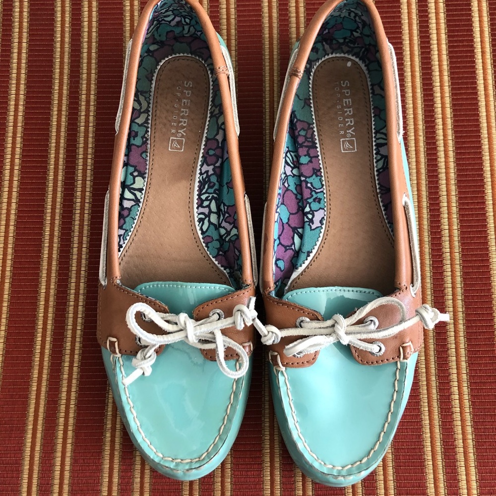 Light blue patten leather Sperrys